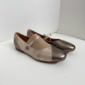 Born Mary Janes Pandora Ballet Flat Leather Round Toe Pewter Light Gold Metallic